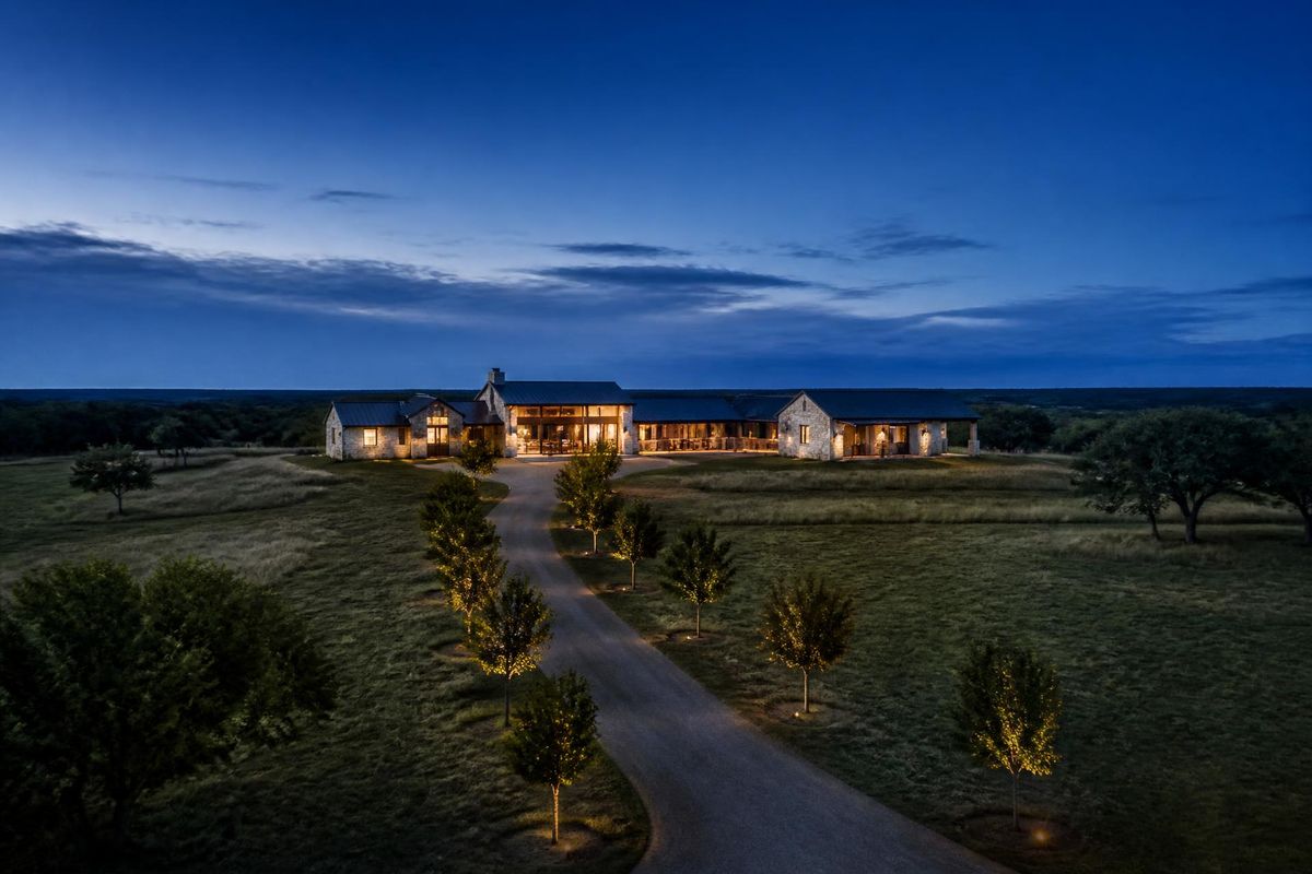 Westlake, Texas — Low-density estate acreage and gated developments